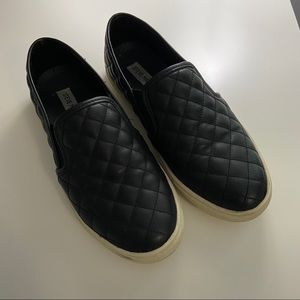 Steve Madden slip on